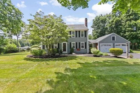7 Ritter Rd, Hingham, MA 02043