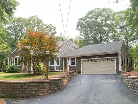 42 Oxbow Rd, Charlton, MA 01507