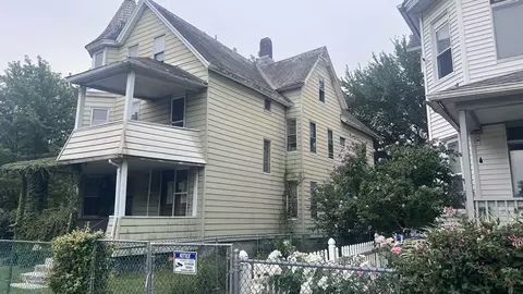 482 Chestnut St, Springfield, MA 01107 photo 2