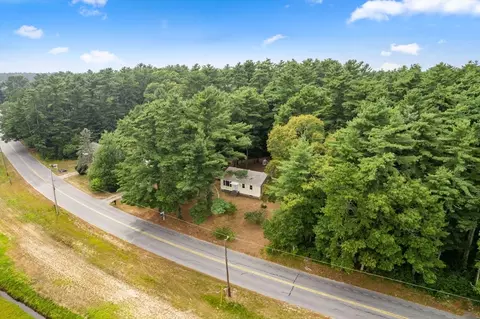 531 Marys Pond Rd, Rochester, MA 02770