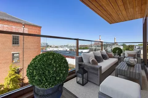 Exterior - 537 E 2nd St #101, Boston, MA 02127 photo 1 of 5
