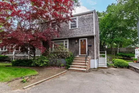 33 Sherwood Rd, Swampscott, MA 01907