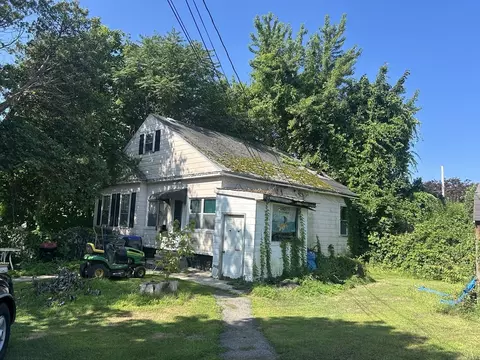 3 Thissell St, Methuen, MA 01844