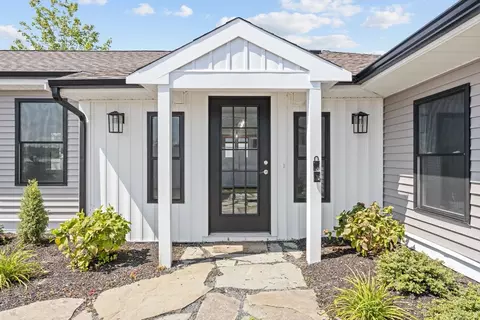 17 Shore Ave, Lakeville, MA 02347