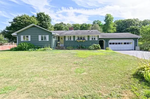 9 Banning Dr, Whitinsville, MA 01588