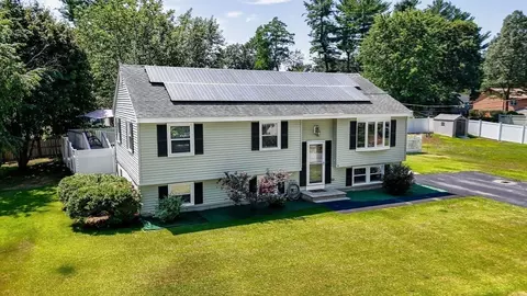 6 Magnolia Ave, Billerica, MA 01821