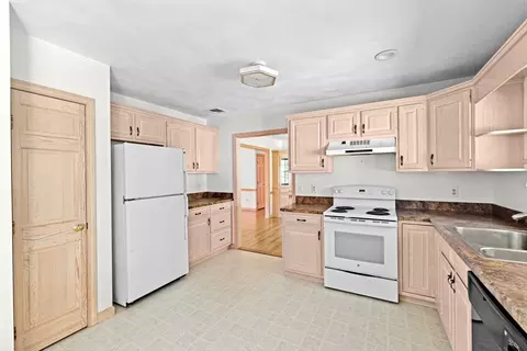 166 Carriage Ln, Barnstable, MA 02630 photo 11