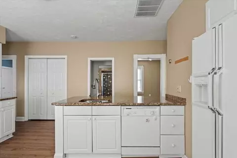 620 Franklin St, Worcester, MA 01604 photo 13