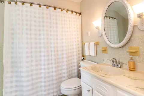 Bath - 19 Guild Rd, Framingham, MA 01702 photo 2 of 2