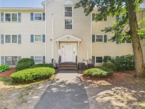 375 Aiken Ave #9, Lowell, MA 01850
