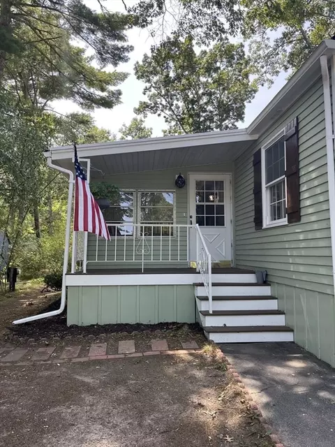 106 Dolittle Ln, Wareham, MA 02576 photo 6