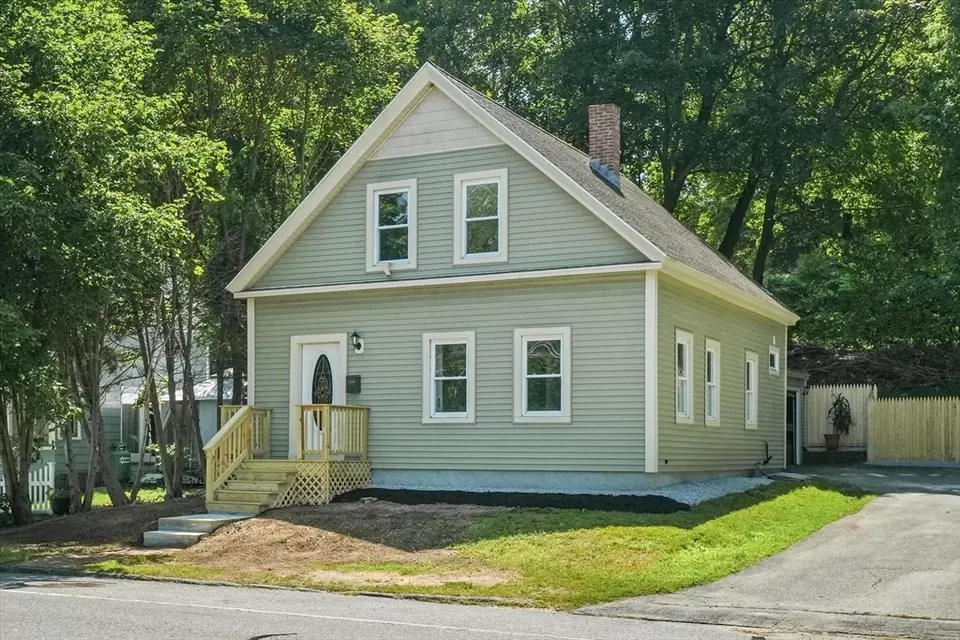 Exterior - 149 E Broadway, Gardner, MA 01440 photo 2 of 7