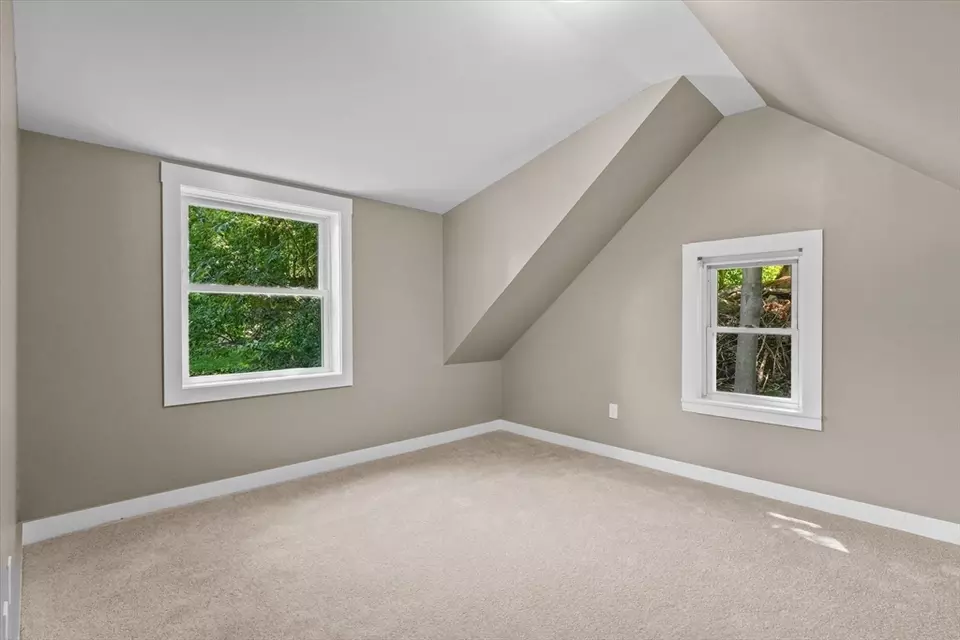 Bedroom - 149 E Broadway, Gardner, MA 01440 photo 6 of 7