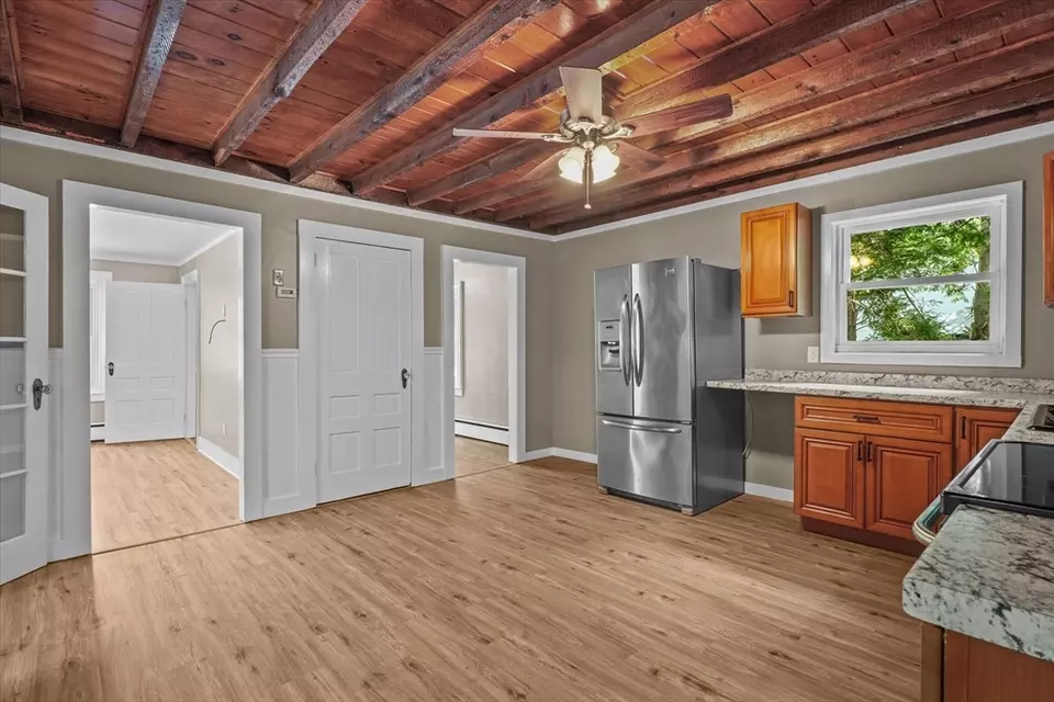 Entry Way - 149 E Broadway, Gardner, MA 01440 photo 3 of 4