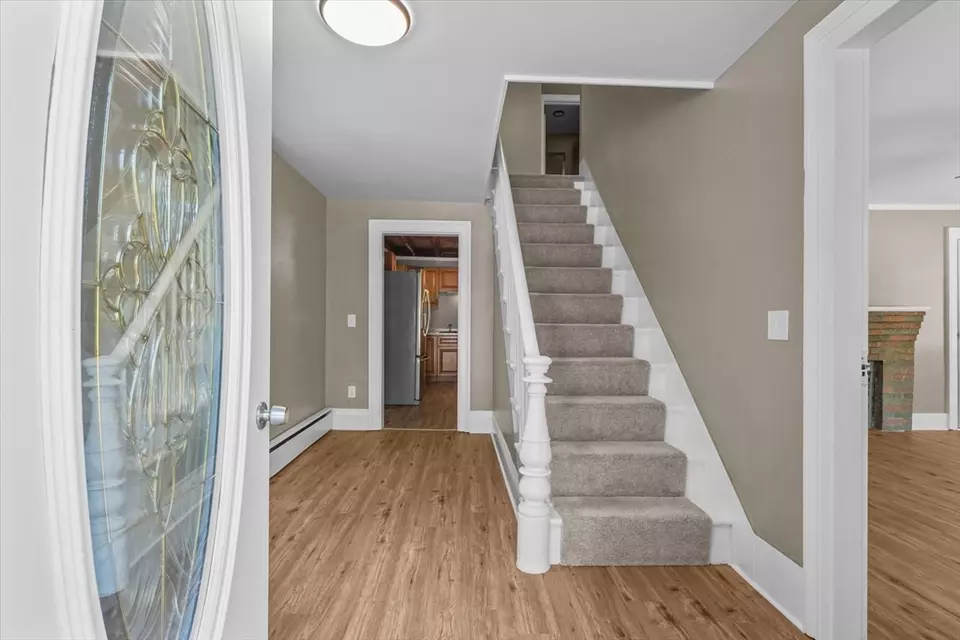 Entry Way - 149 E Broadway, Gardner, MA 01440 photo 1 of 4