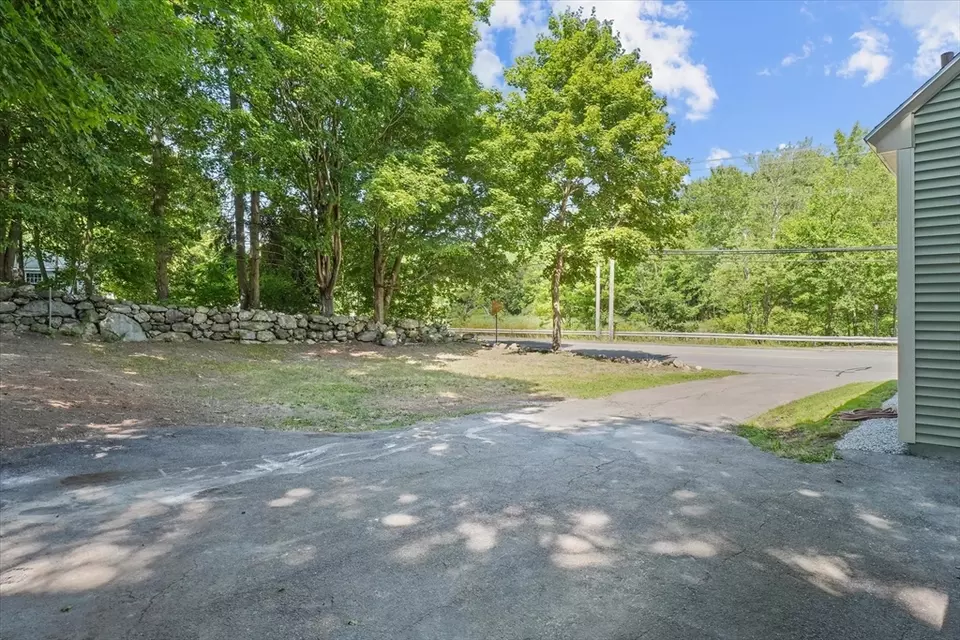 Exterior - 149 E Broadway, Gardner, MA 01440 photo 6 of 7