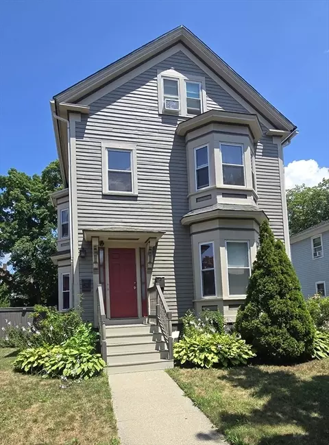 53 Thompson St, Springfield, MA 01109