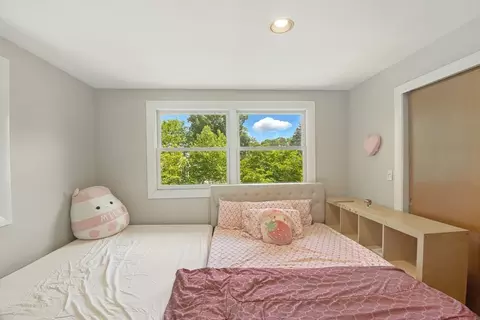Bedroom - 6 Darrell Dr, Randolph, MA 02368 photo 8 of 8