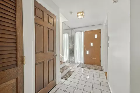 Entry Way - 6 Darrell Dr, Randolph, MA 02368 photo 3 of 5