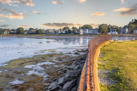 27 E Collins St, Salem, MA 01970