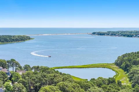 12 Tracey Rd, Cotuit, MA 02635 photo 3