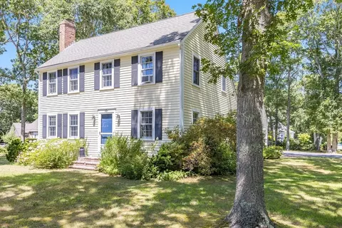 12 Tracey Rd, Cotuit, MA 02635