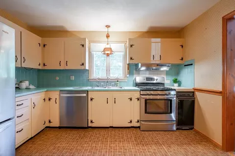 14 Lamprey Rd, Kensington, NH 03833 photo 7