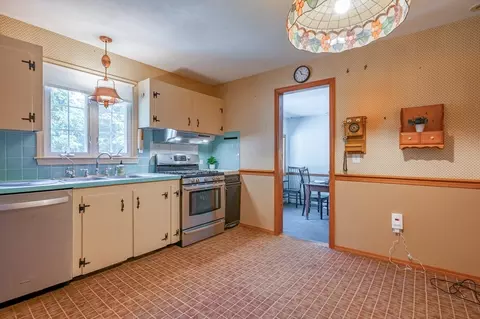 14 Lamprey Rd, Kensington, NH 03833 photo 9
