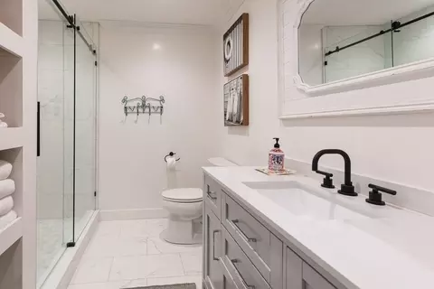 Bath - 79 David Ave, Tisbury, MA 02568 photo 4 of 6