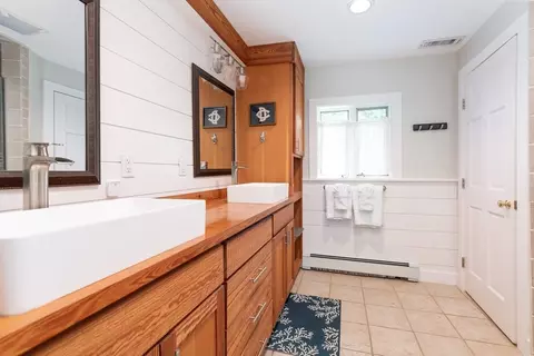 Bath - 79 David Ave, Tisbury, MA 02568 photo 1 of 6
