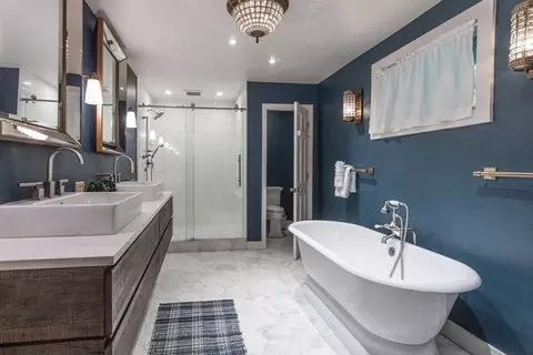 Bath - 79 David Ave, Tisbury, MA 02568 photo 5 of 6