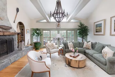 Living - 79 David Ave, Tisbury, MA 02568 photo 1 of 5