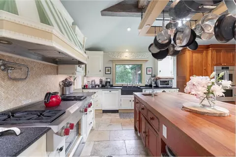 Kitchen - 79 David Ave, Tisbury, MA 02568 photo 2 of 4