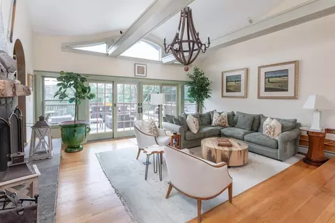 Living - 79 David Ave, Tisbury, MA 02568 photo 3 of 5