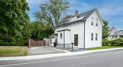 236 Bark St, Swansea, MA 02777