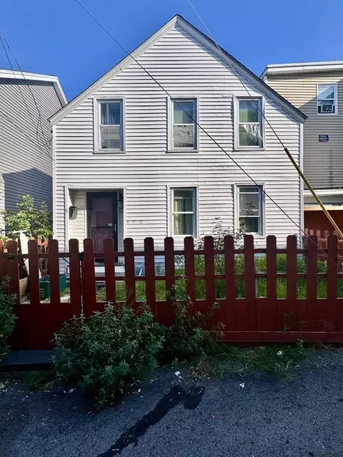 5 Cherry St, Lowell, MA 01852