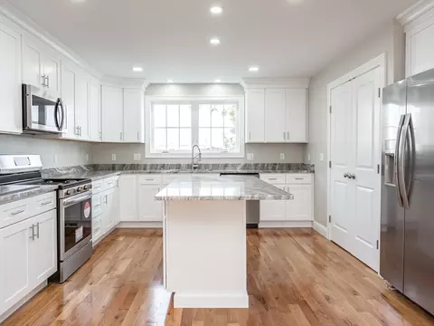 579 Summit St #2, Fall River, MA 02724