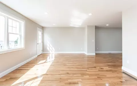 Living - 579 Summit St #2, Fall River, MA 02724 photo 5 of 9