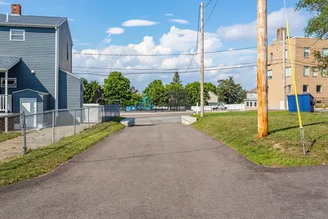 Exterior - 579 Summit St #2, Fall River, MA 02724 photo 3 of 4