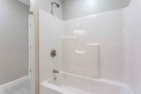 Bath - 579 Summit St #2, Fall River, MA 02724 photo 6 of 6