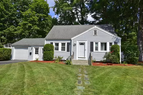 28 Norfolk Pl, Sharon, MA 02067