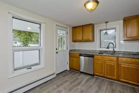 1130 Parker St, Springfield, MA 01129 photo 4