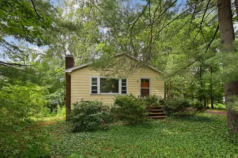 4 Pine Ave, North Reading, MA 01864