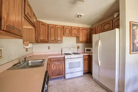 2 Robs Ln, Sharon, MA 02067 photo 4