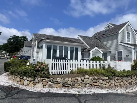 3 Hyannis Point Rd #790, Mashpee, MA 02649