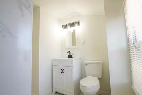 Bath - 183 Savoy Ave, Springfield, MA 01104 photo 2 of 2