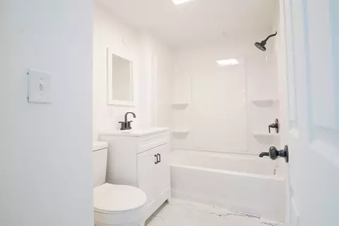 Bath - 183 Savoy Ave, Springfield, MA 01104 photo 1 of 2