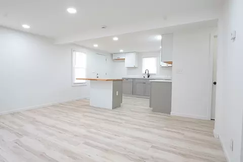 Living - 183 Savoy Ave, Springfield, MA 01104 photo 5 of 5