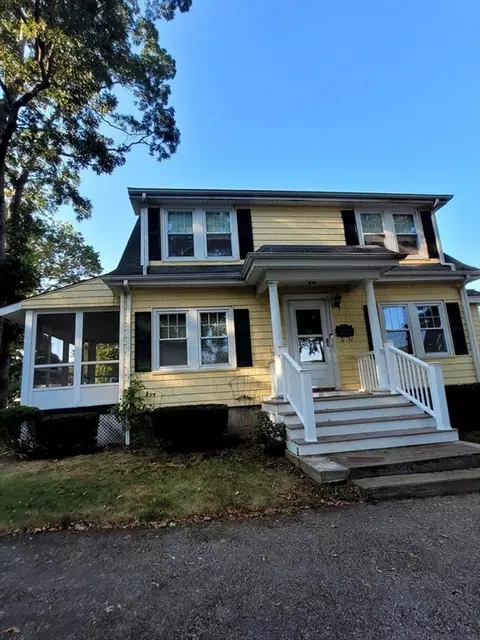18 Britton St, Stoughton, MA 02072