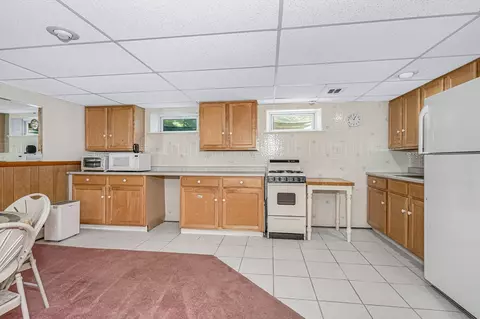 Kitchen - 28 Ledge Rd, Pelham, NH 03076 photo 2 of 2